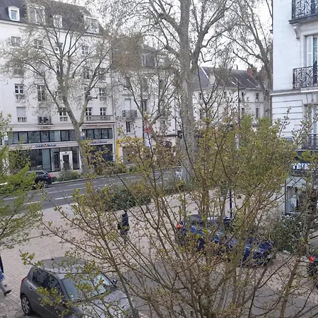 Chez Eric Le N2 * Τουρ